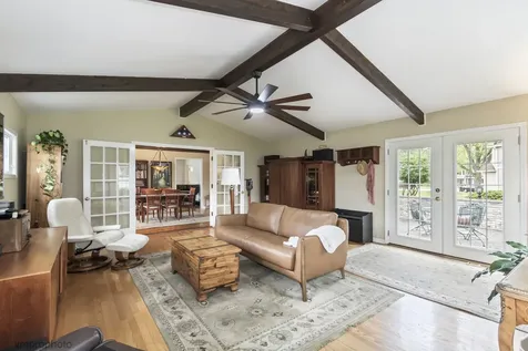 1059 West Chatham Drive Palatine IL 60067