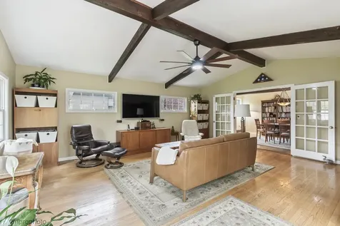 1059 West Chatham Drive Palatine IL 60067