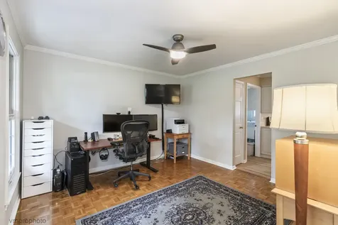 1059 West Chatham Drive Palatine IL 60067