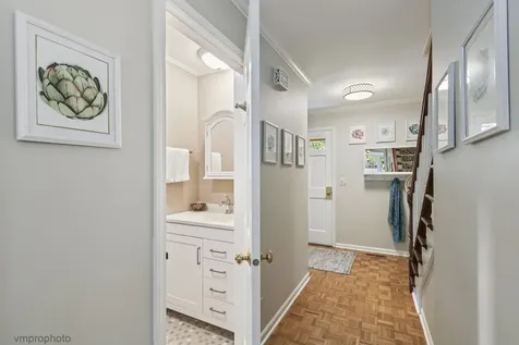 1059 West Chatham Drive Palatine IL 60067