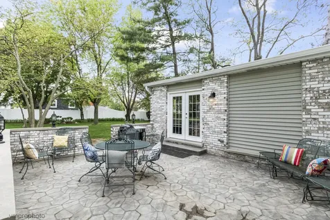 1059 West Chatham Drive Palatine IL 60067