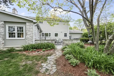 1059 West Chatham Drive Palatine IL 60067