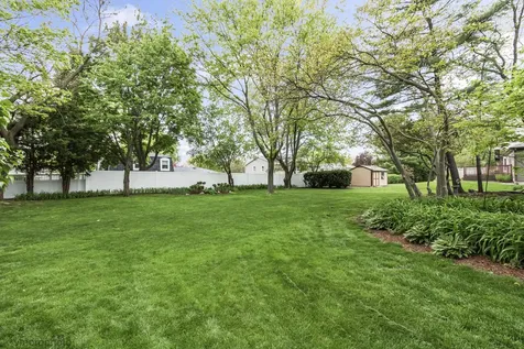 1059 West Chatham Drive Palatine IL 60067