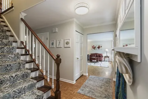 1059 West Chatham Drive Palatine IL 60067