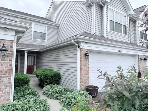 1945 Town Drive Naperville IL 60565