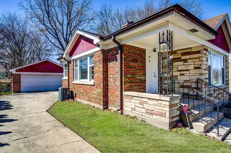 618 Dundee Avenue Flossmoor IL 60422