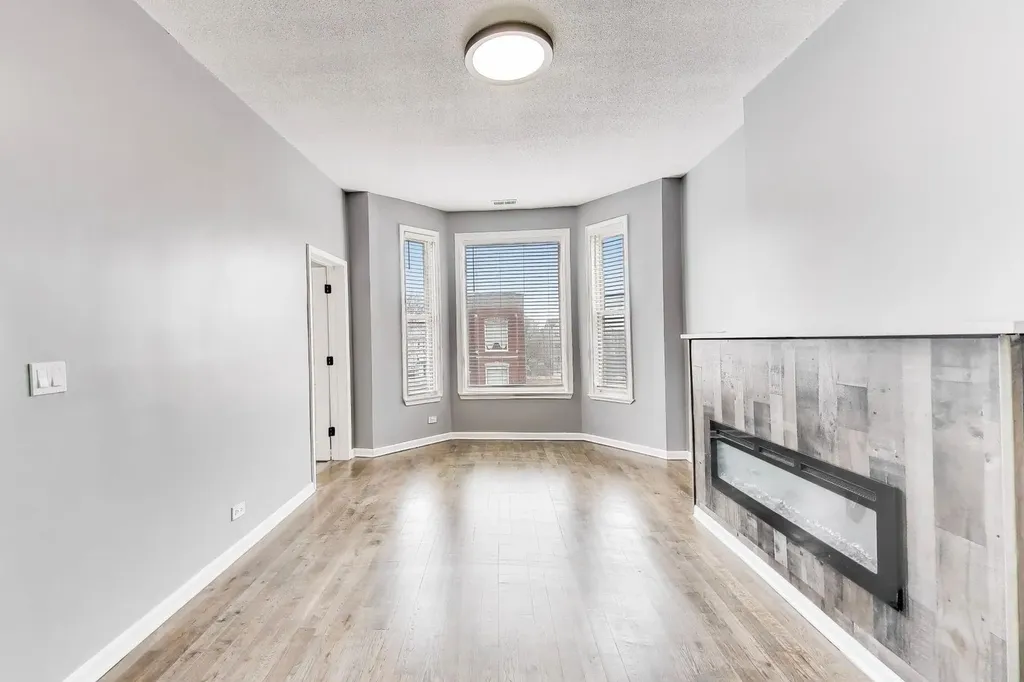 4330 South Langley Avenue Chicago IL 60653