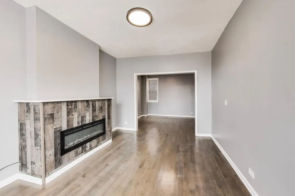 4330 South Langley Avenue Chicago IL 60653