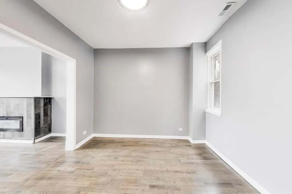 4330 South Langley Avenue Chicago IL 60653