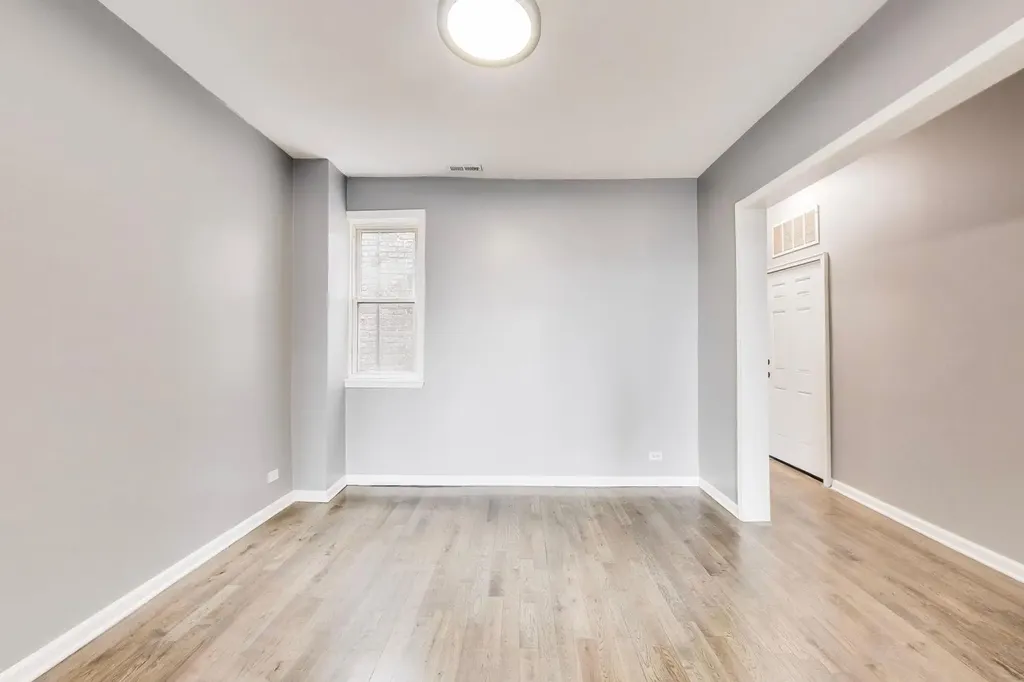 4330 South Langley Avenue Chicago IL 60653