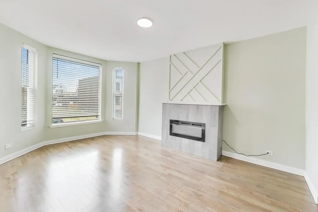 4330 South Langley Avenue Chicago IL 60653