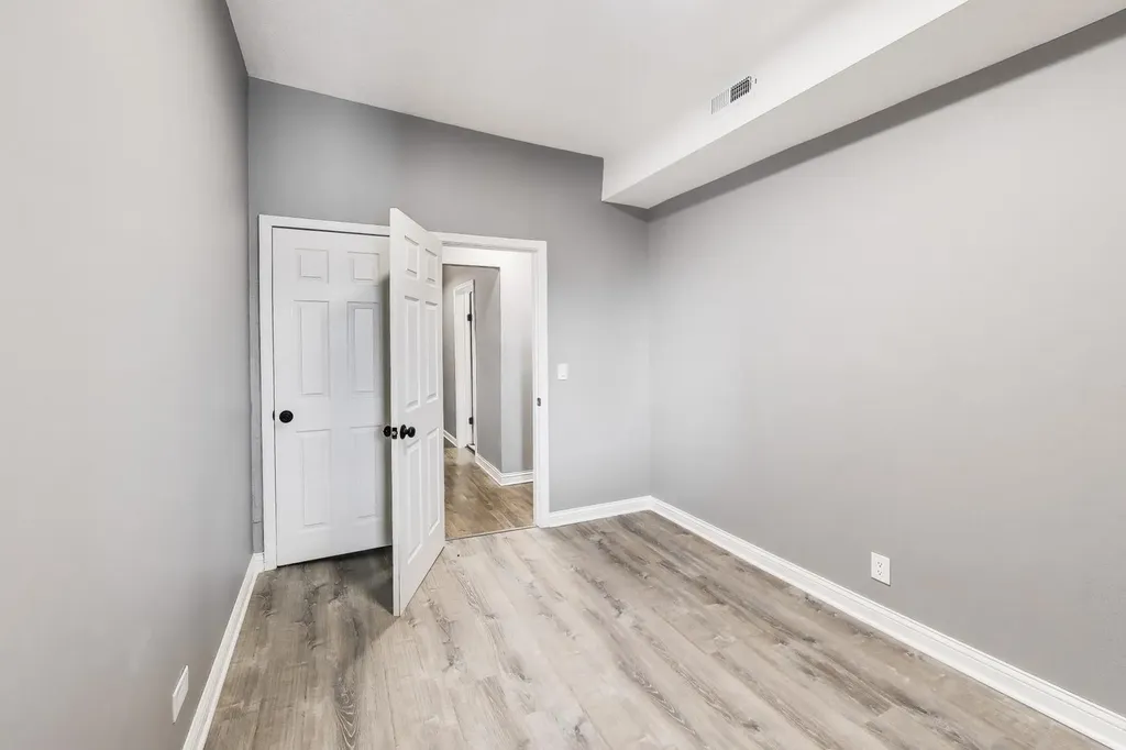 4330 South Langley Avenue Chicago IL 60653