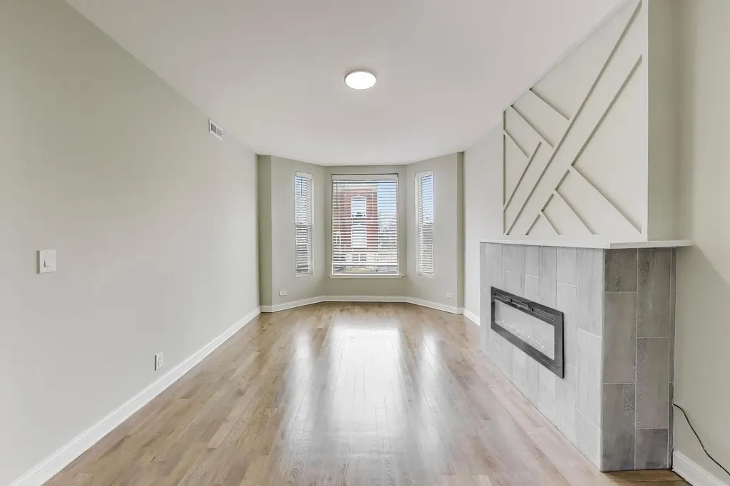 4330 South Langley Avenue Chicago IL 60653