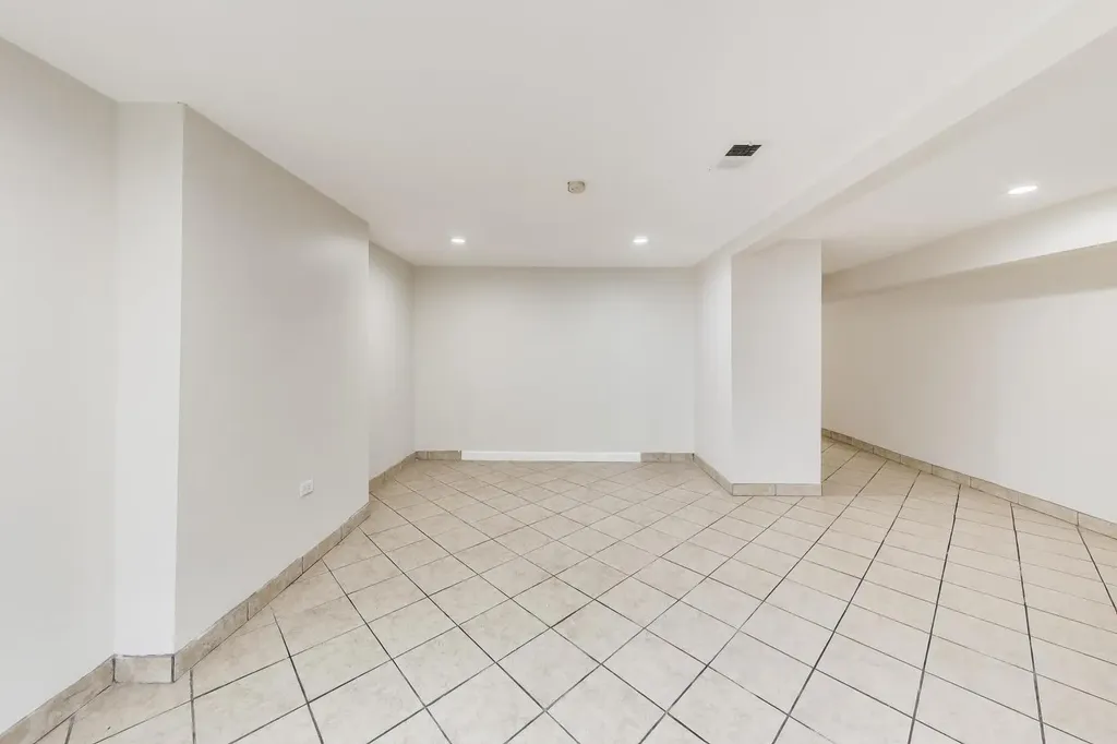 4330 South Langley Avenue Chicago IL 60653