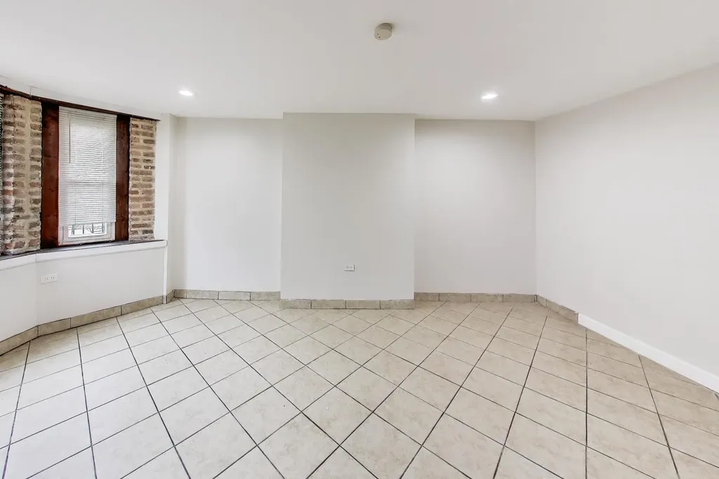 4330 South Langley Avenue Chicago IL 60653