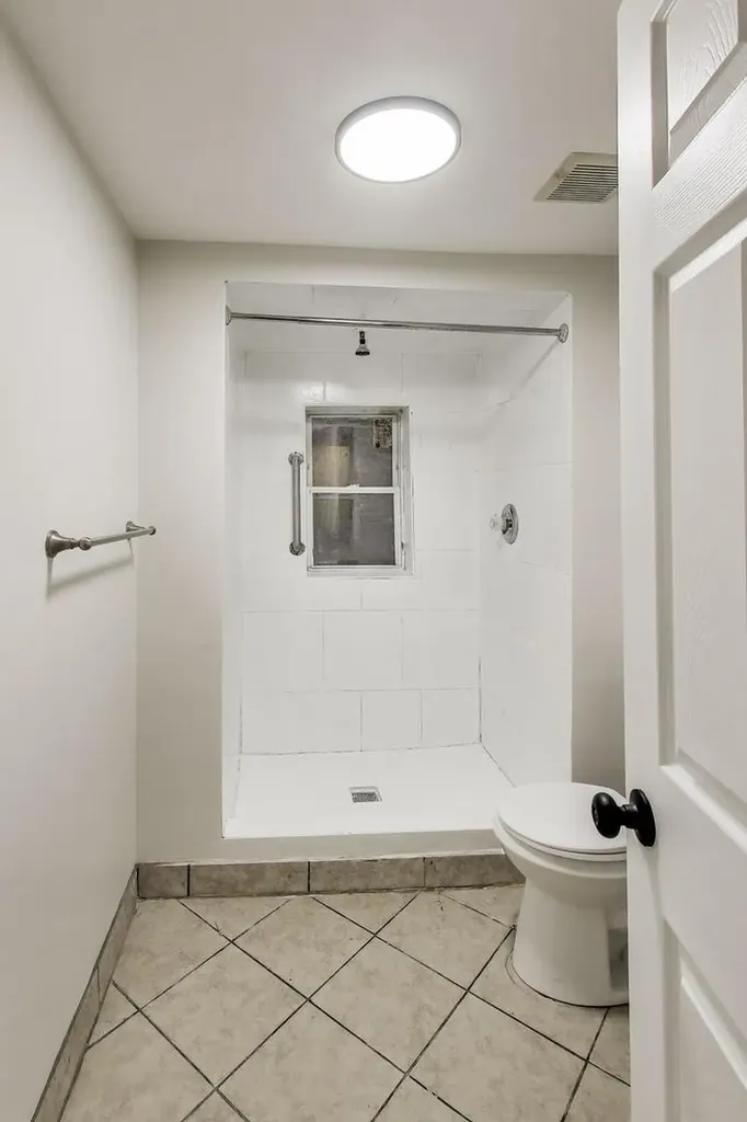 4330 South Langley Avenue Chicago IL 60653