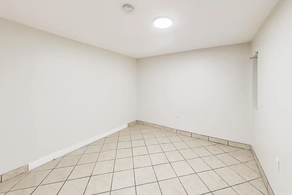 4330 South Langley Avenue Chicago IL 60653