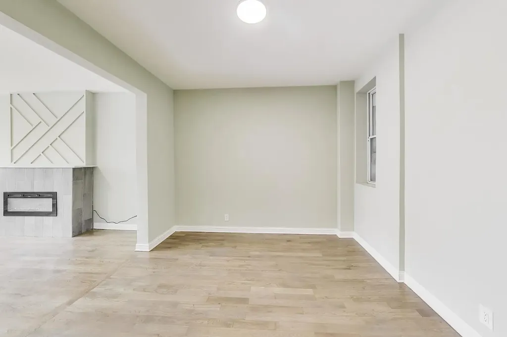 4330 South Langley Avenue Chicago IL 60653