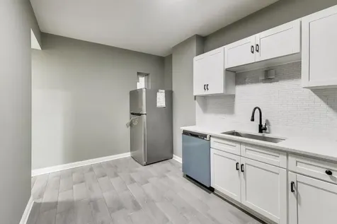 4330 South Langley Avenue Chicago IL 60653
