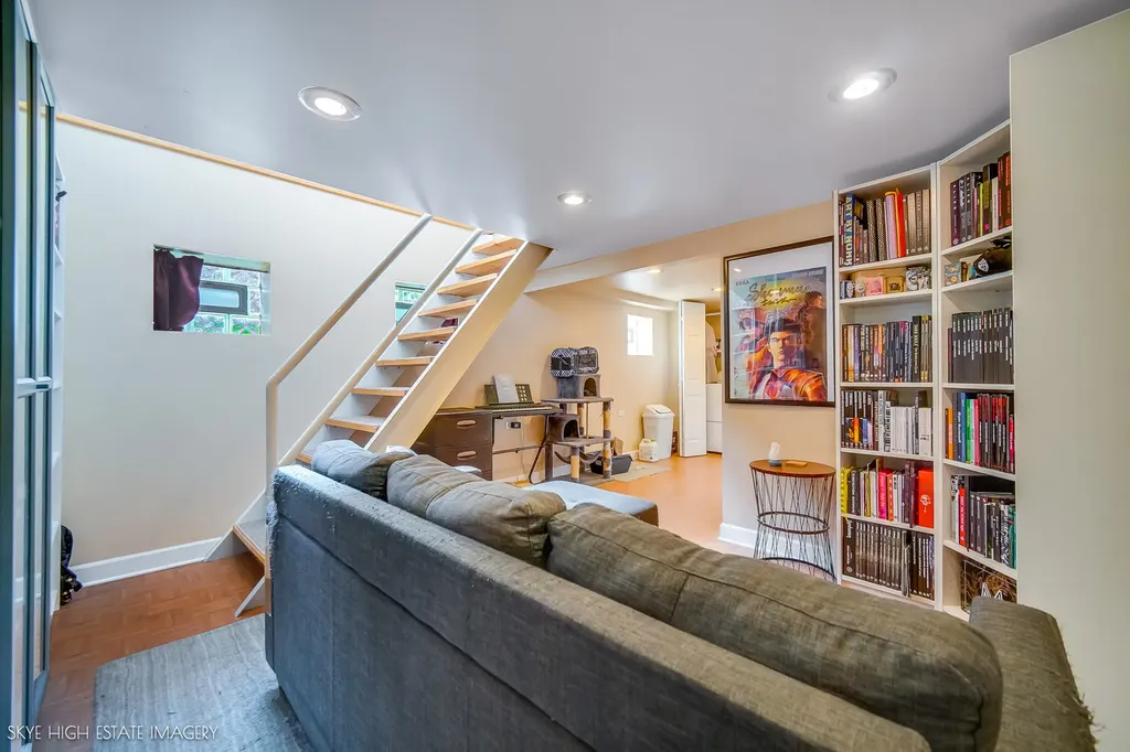 2131 West Highland Avenue Chicago IL 60659
