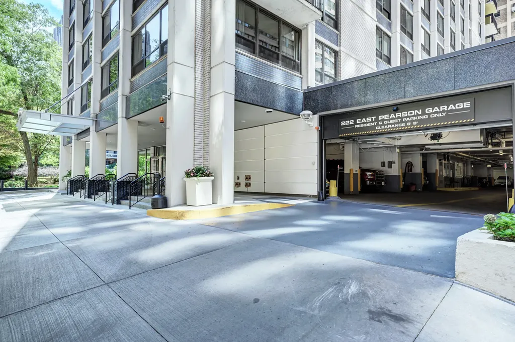 222 East Pearson Street Chicago IL 60611