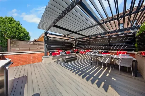 1716 West Wolfram Street Chicago IL 60657