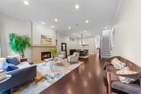 1716 West Wolfram Street Chicago IL 60657