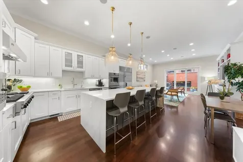 1716 West Wolfram Street Chicago IL 60657