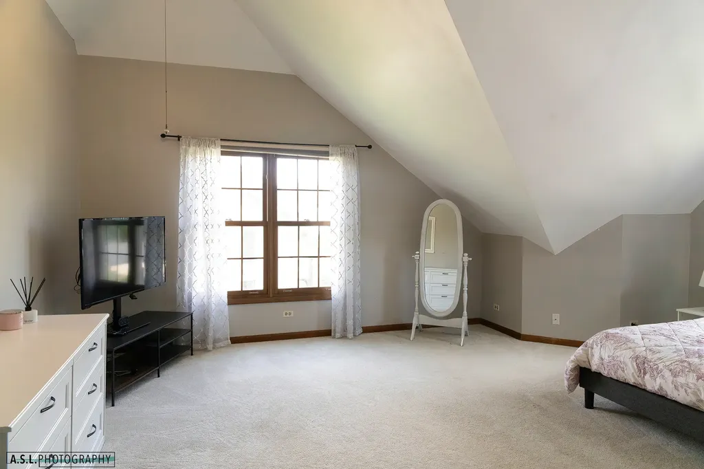 251 Millington Lane Aurora IL 60504