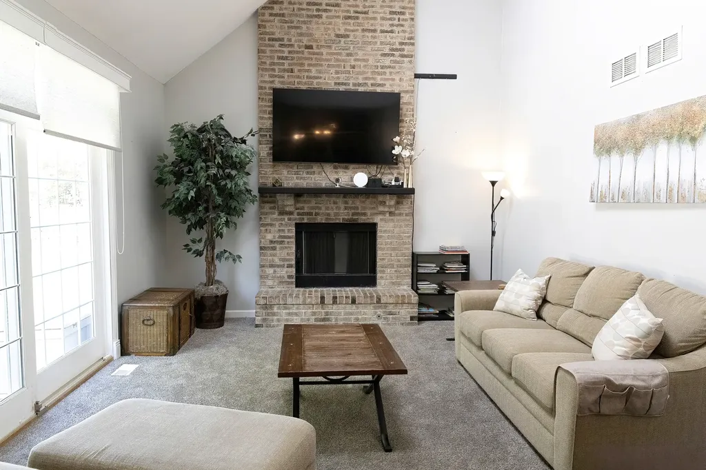 251 Millington Lane Aurora IL 60504