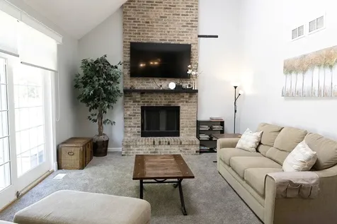 251 Millington Lane Aurora IL 60504