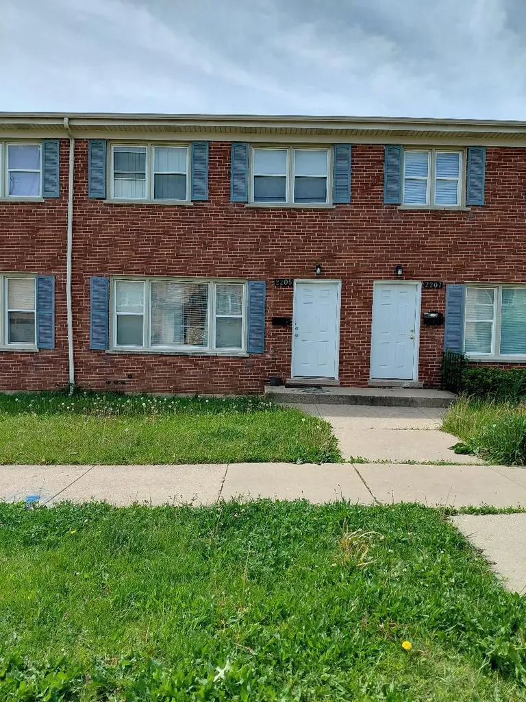 2205 Williamsburg Drive Waukegan IL 60085