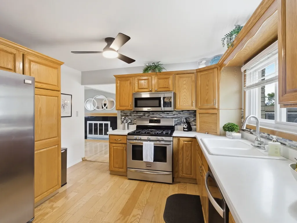 237 North Pioneer Drive Addison IL 60101