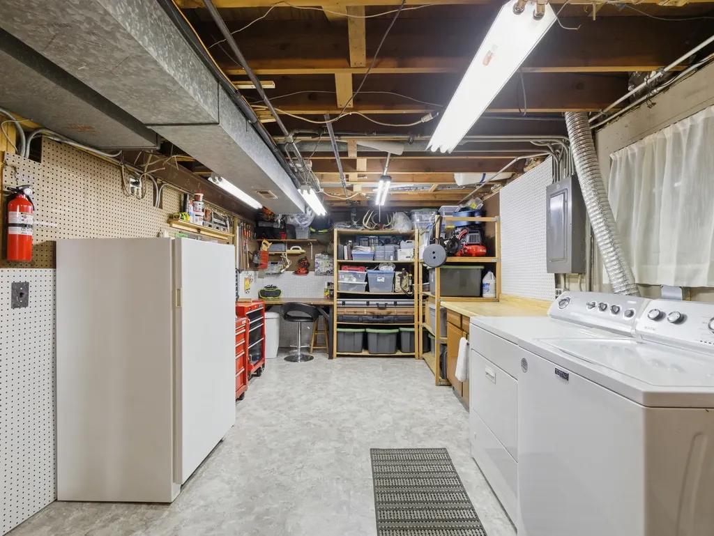 237 North Pioneer Drive Addison IL 60101