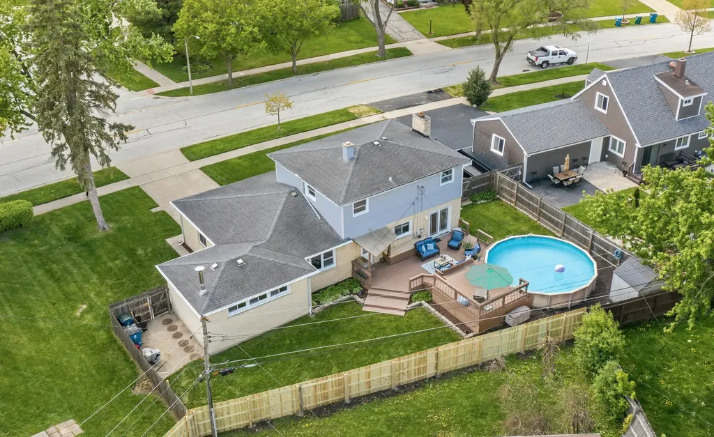 237 North Pioneer Drive Addison IL 60101