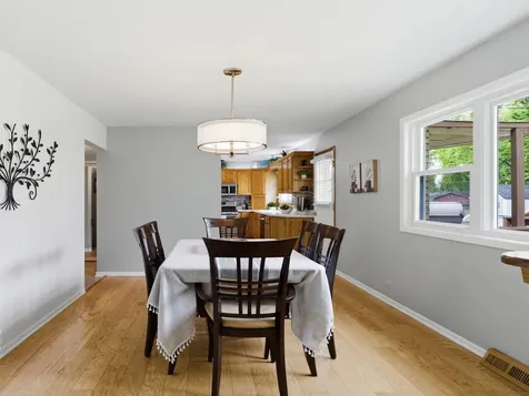 237 North Pioneer Drive Addison IL 60101