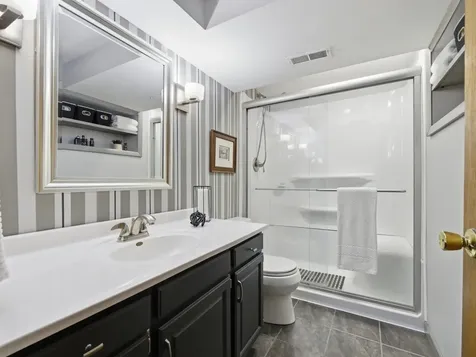 237 North Pioneer Drive Addison IL 60101