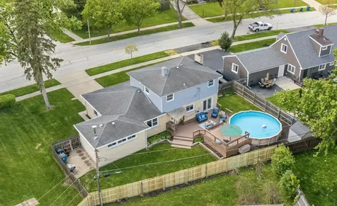 237 North Pioneer Drive Addison IL 60101