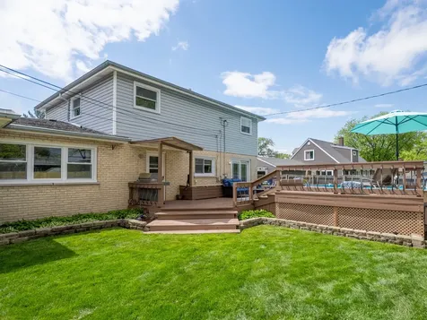 237 North Pioneer Drive Addison IL 60101