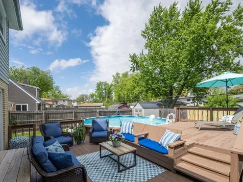 237 North Pioneer Drive Addison IL 60101