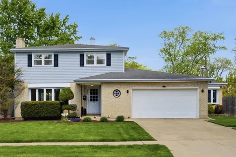237 North Pioneer Drive Addison IL 60101