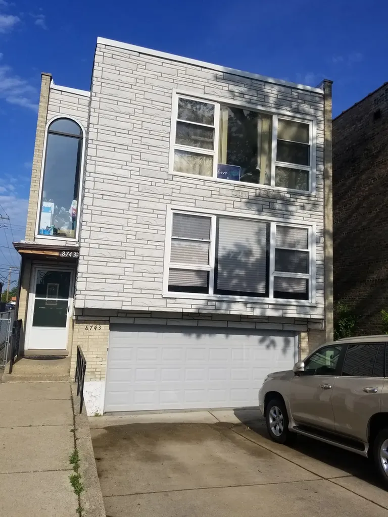 8743 St Louis Avenue Skokie IL 60076