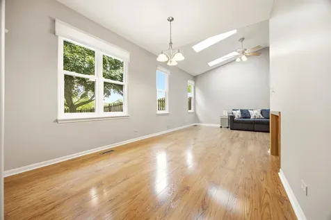 28701 Sawmill Lane Lakemoor IL 60051