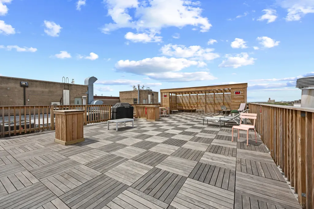 3150 North Sheffield Avenue Chicago IL 60657