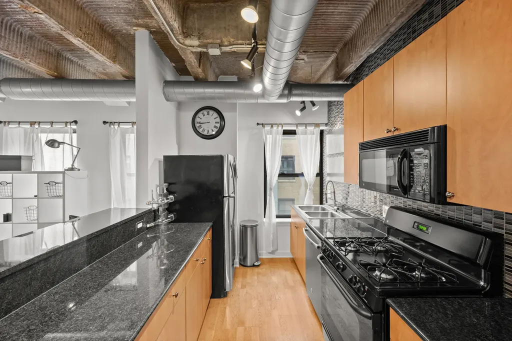 3150 North Sheffield Avenue Chicago IL 60657