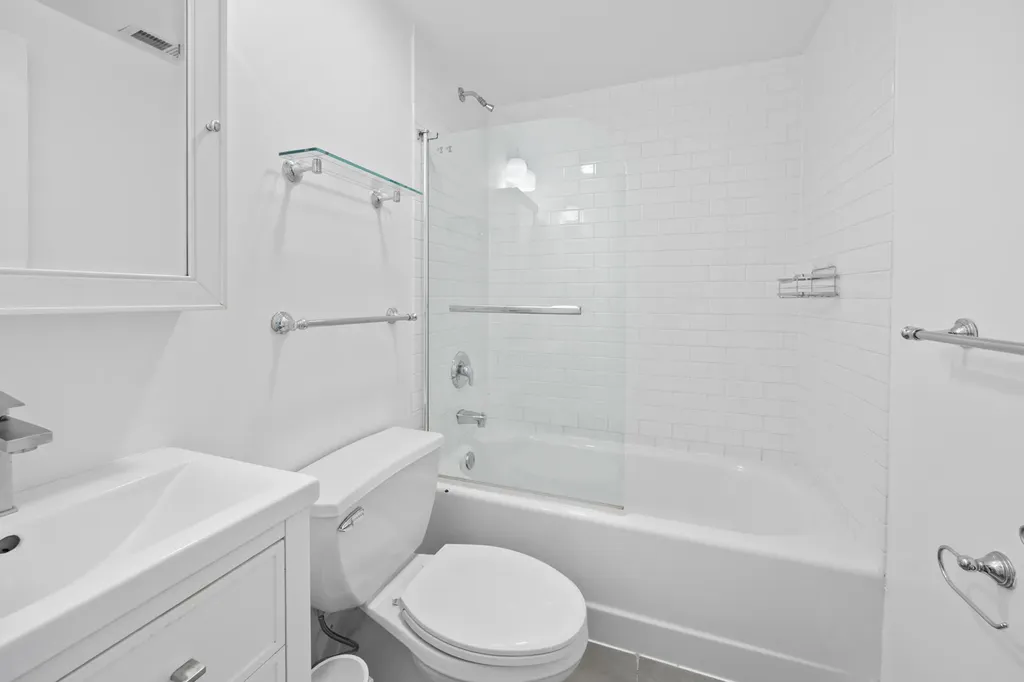 3150 North Sheffield Avenue Chicago IL 60657