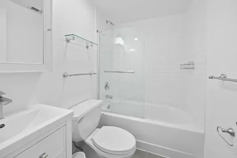 3150 North Sheffield Avenue Chicago IL 60657