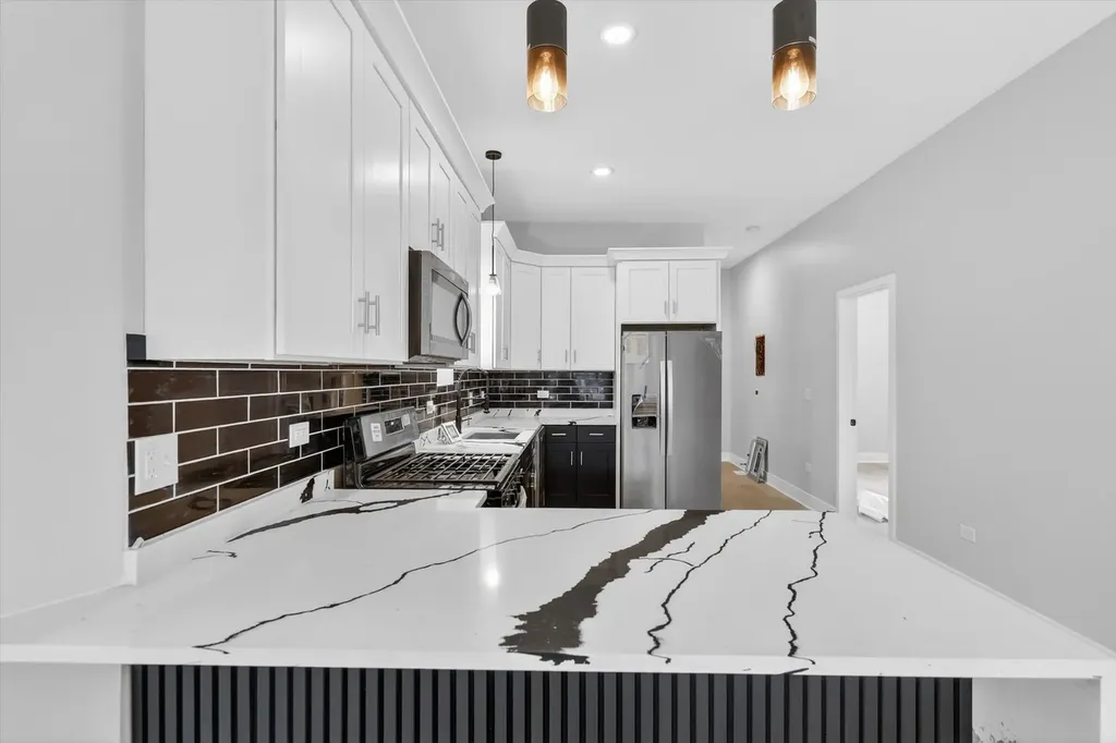 7238 South Union Street Chicago IL 60621