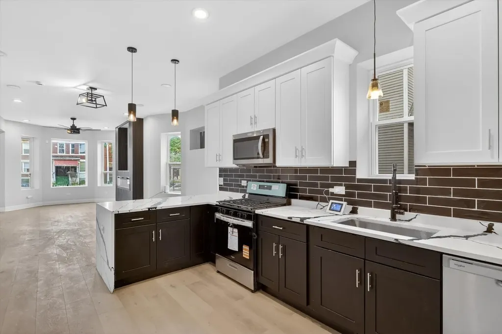 7238 South Union Street Chicago IL 60621