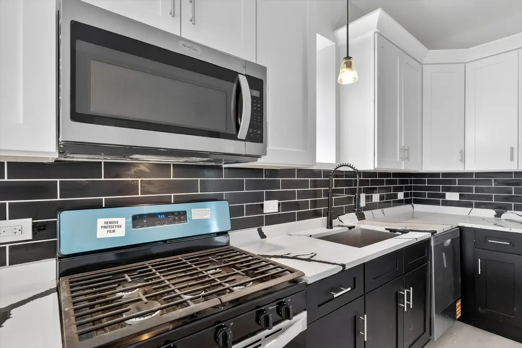 7238 South Union Street Chicago IL 60621